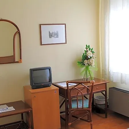 Minerva Hotel 3*
