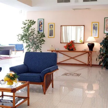 ホテル ミネルヴァ ブリンディジ